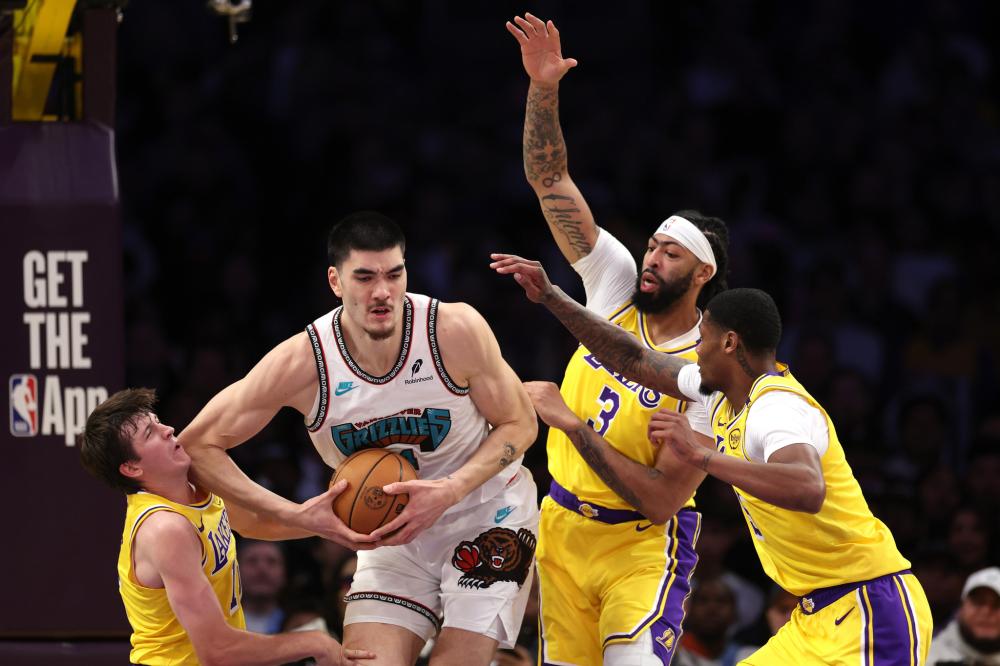 里的国际行 里的国际行