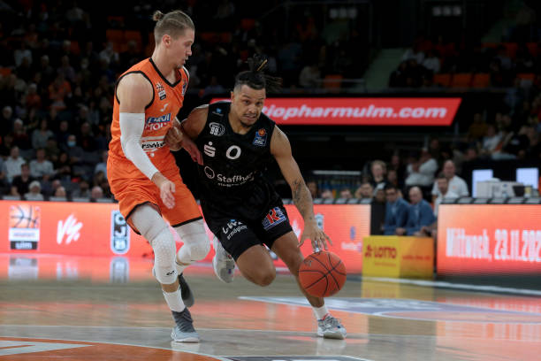 现实之间存 现实之间存