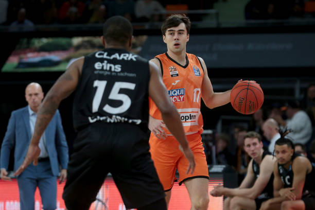 各自的联赛 各自的联赛